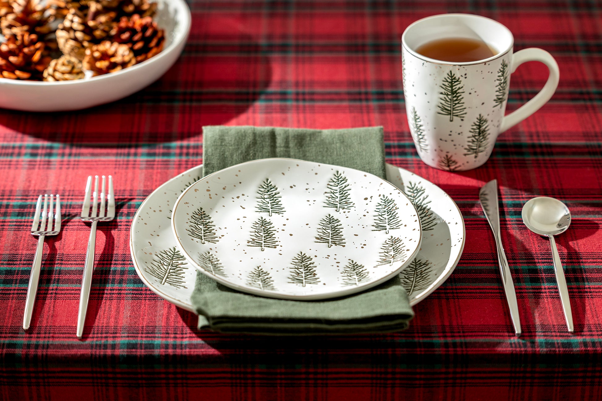 Potter's Studio Snowy Pine Trees Organic Shape Dessert / Dinner Plate