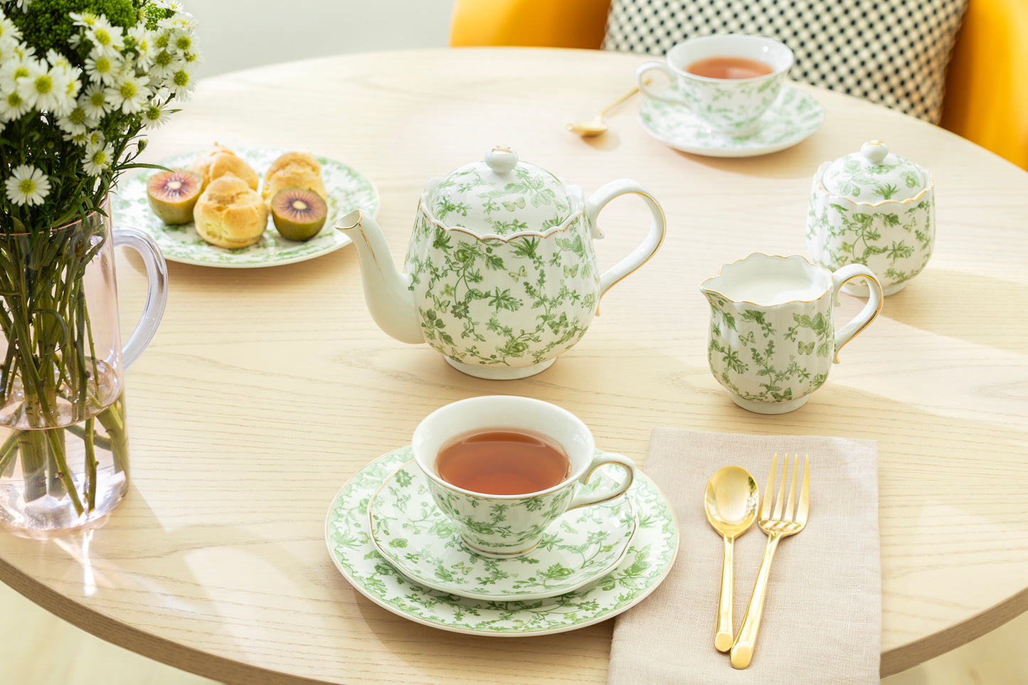 Greeny Garden Fine Porcelain 11-Piece Tea Set