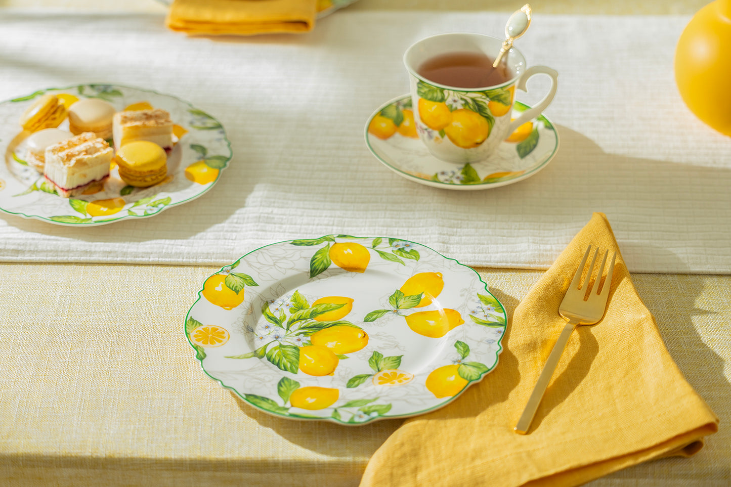 Lemon Garden Fine Porcelain Dessert/Dinner Plate