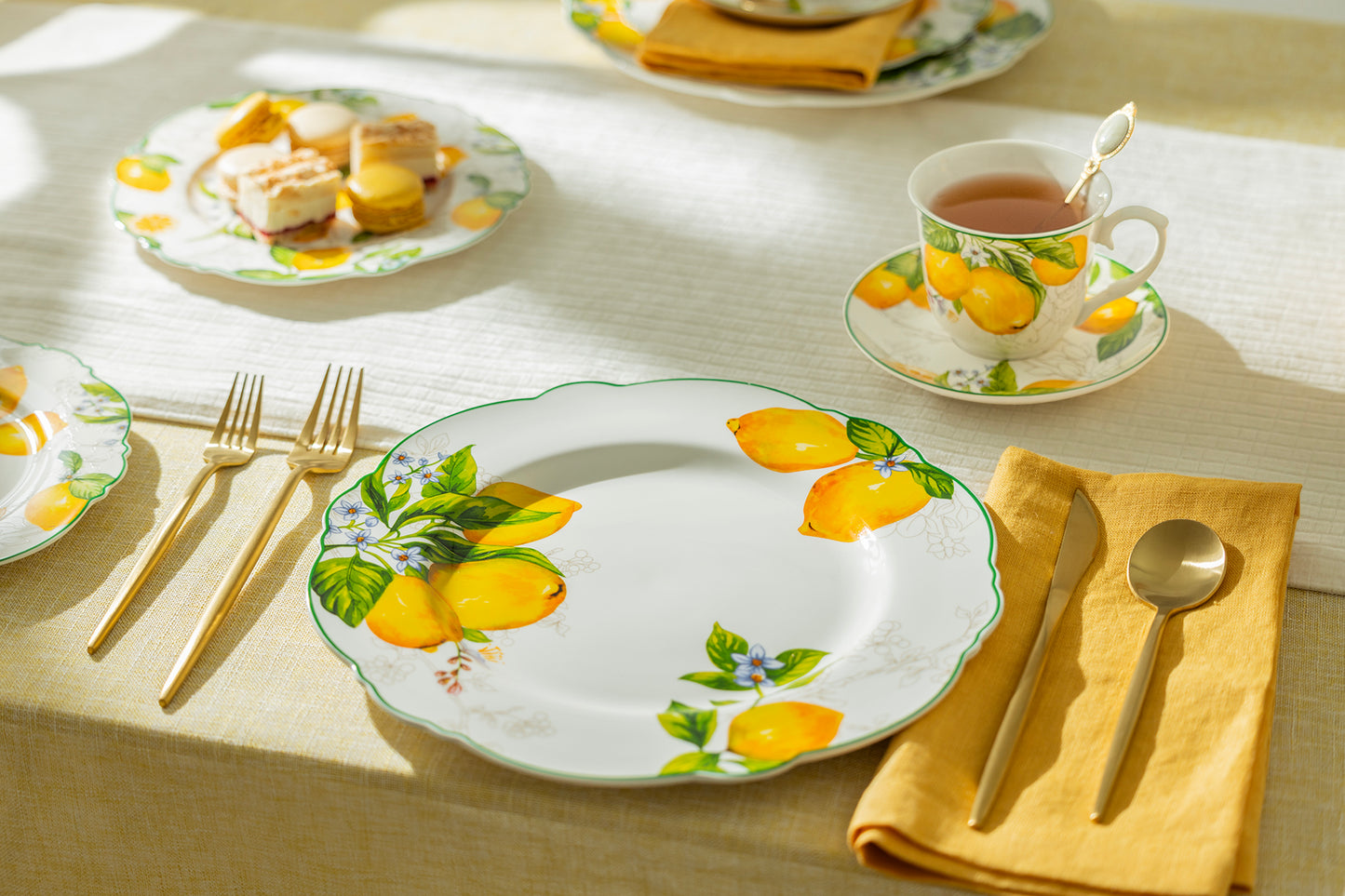 Lemon Garden Fine Porcelain Dessert / Dinner Plate
