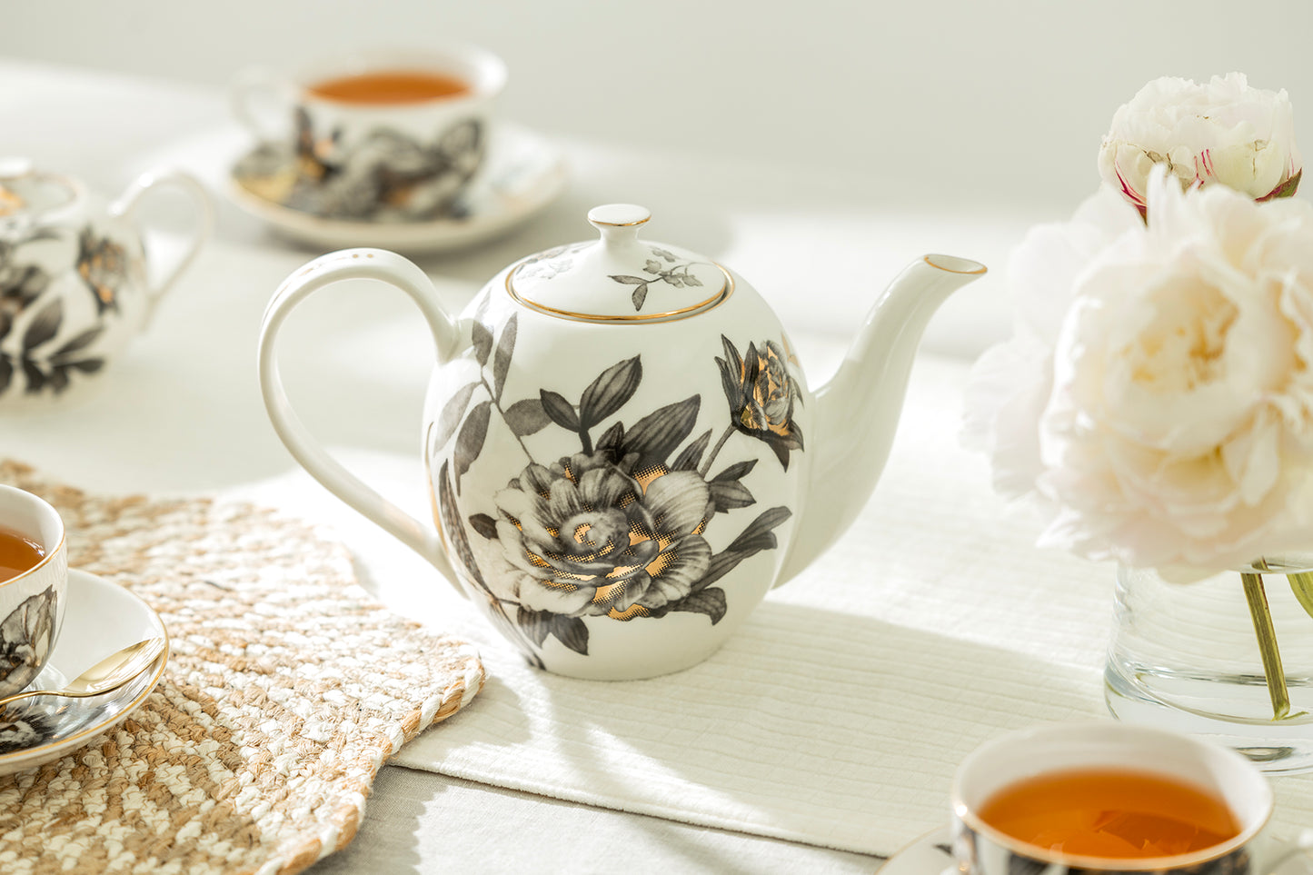 Black Gold Peony Fine Porcelain Teapot