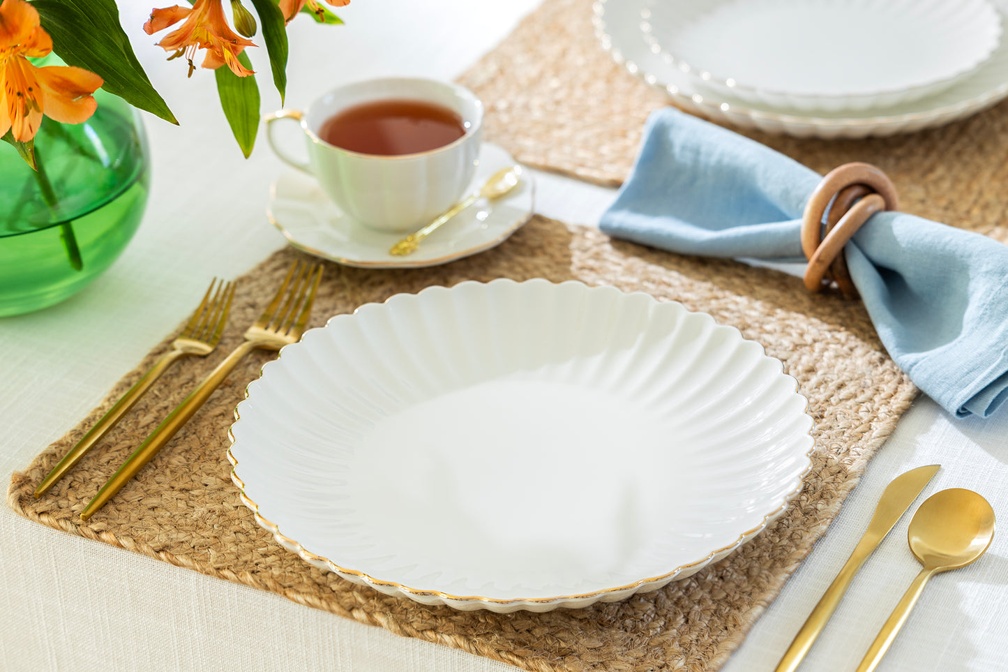 White Gold Shell Fine Porcelain Dessert/Dinner Plate