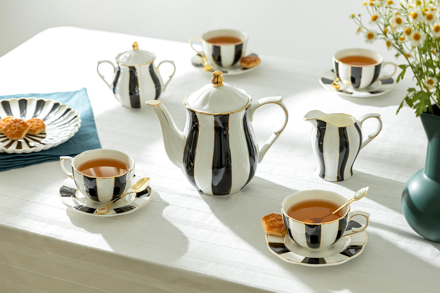Black and White Scallop Fine Porcelain Tea Set