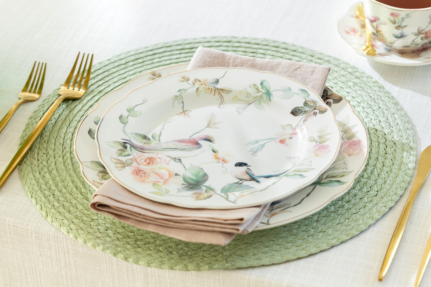 Magnolia Garden Fine Porcelain Dessert/Dinner Plate