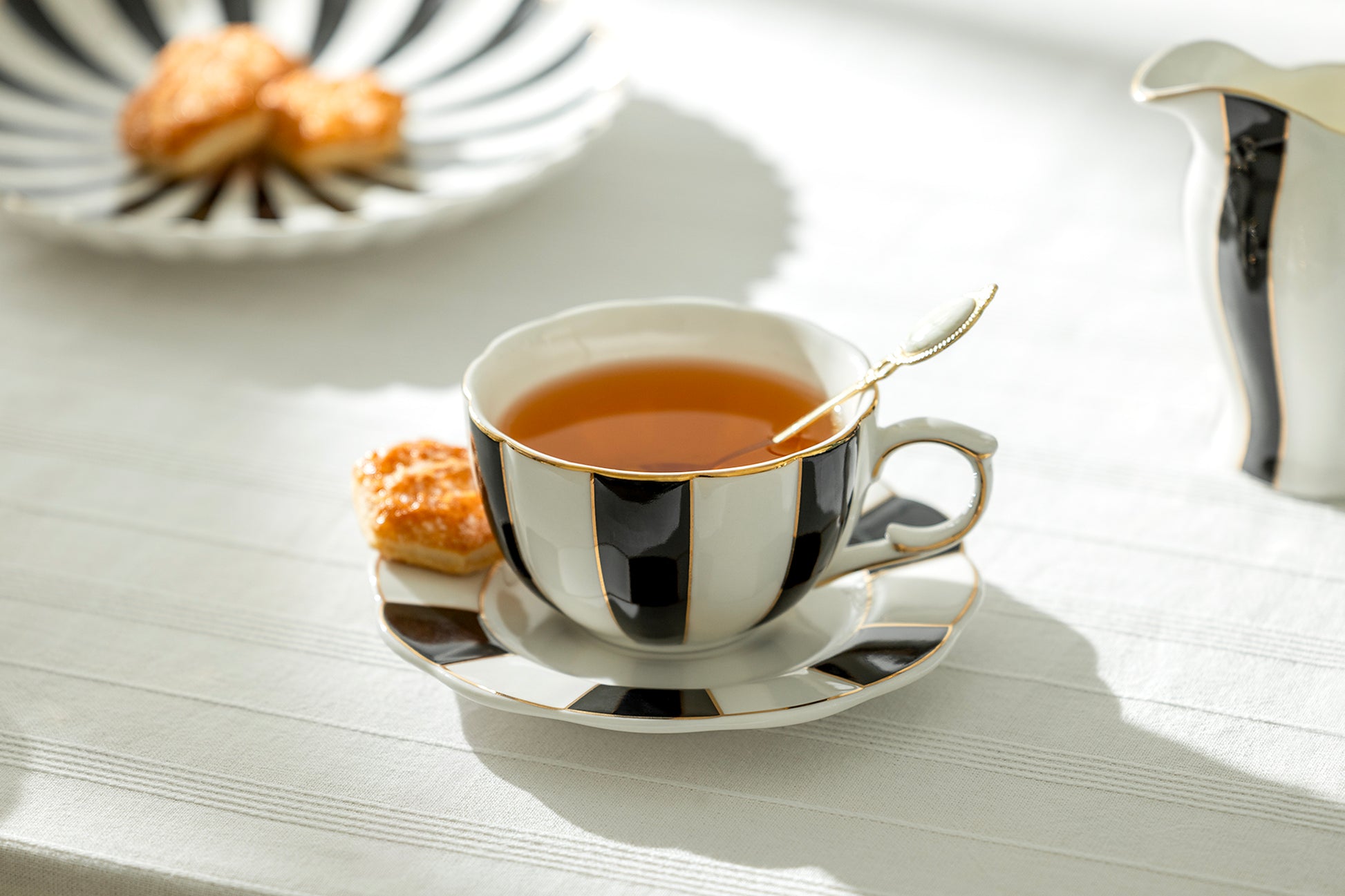 Grace Teaware Black and White Scallop Tea Cup and Saucer