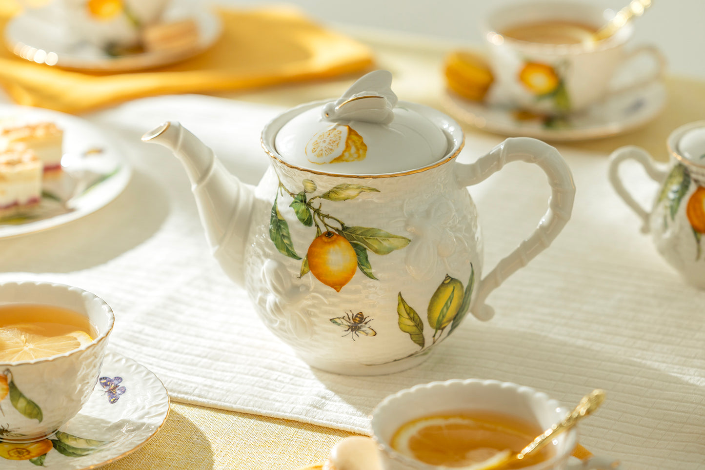 Lemon Bee Fine Porcelain Teapot