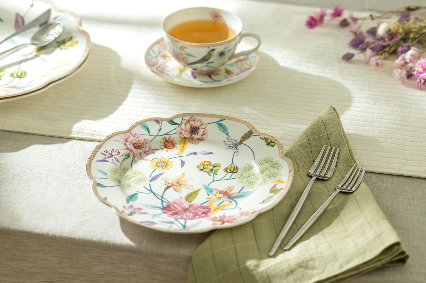 Spring Flowers Fine Porcelain Dessert/Dinner Plate