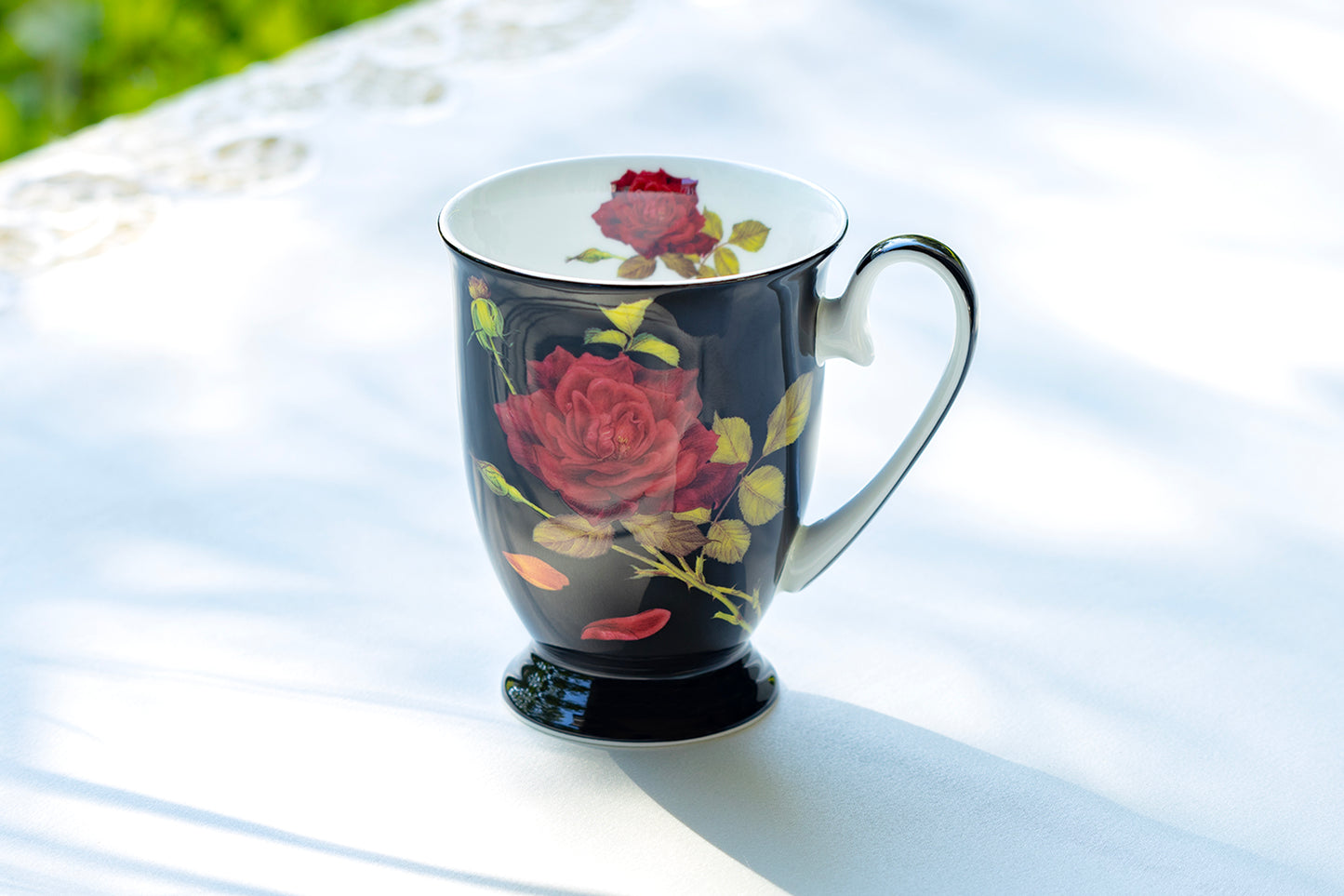 Stechcol Gracie Bone China Stem Red Rose Black Bone China Footed Mug