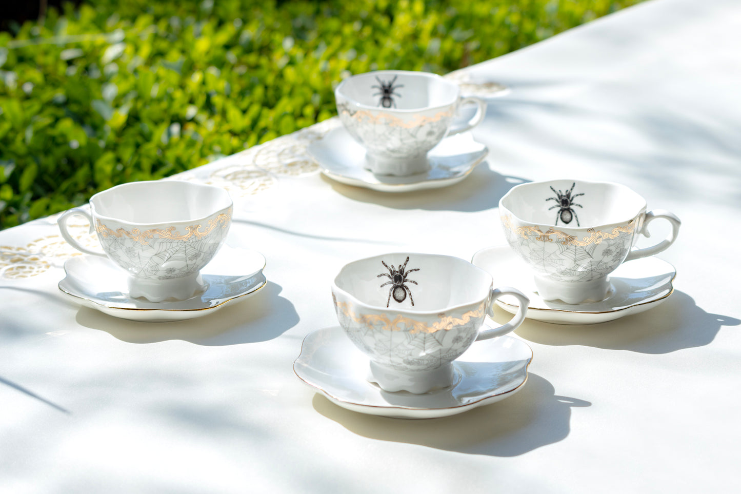 Spider Web White Gold Scallop 11-Piece Tea Set