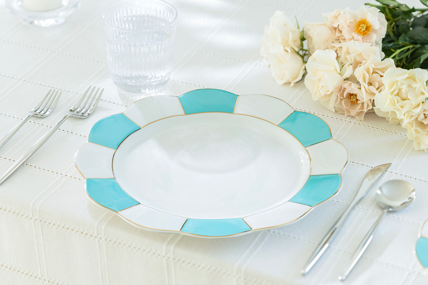 Turquoise and White Scallop Fine Porcelain Dessert/Dinner Plate
