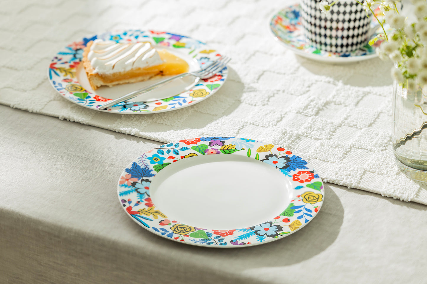 7.5" Mad Hatter Fine Porcelain Dessert Plate