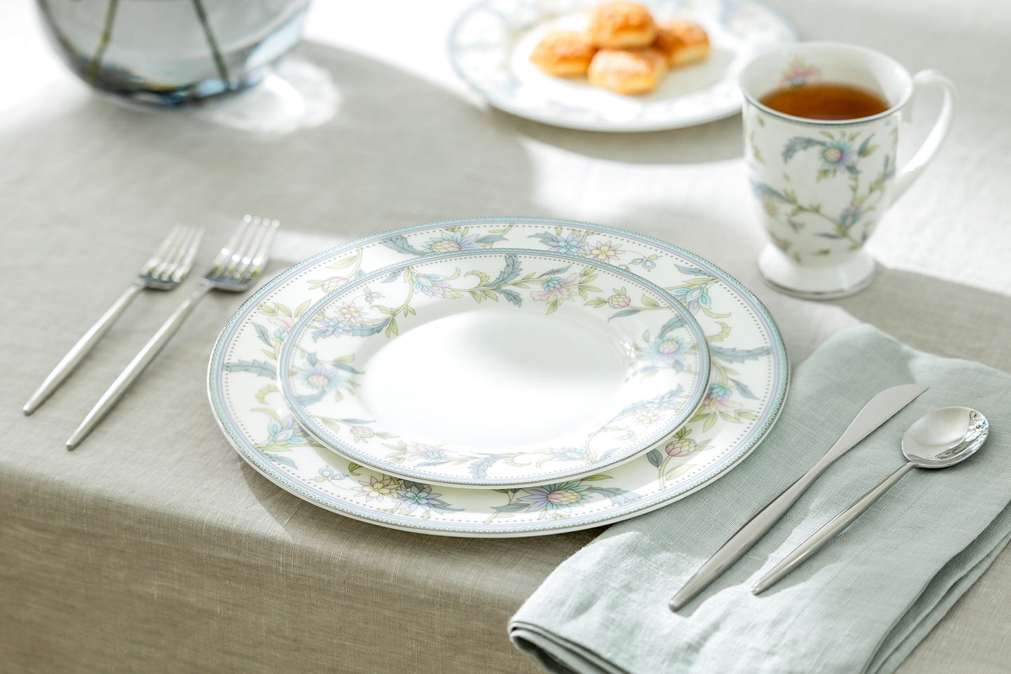 Lotus Garden Bone China Dessert/Dinner Plate