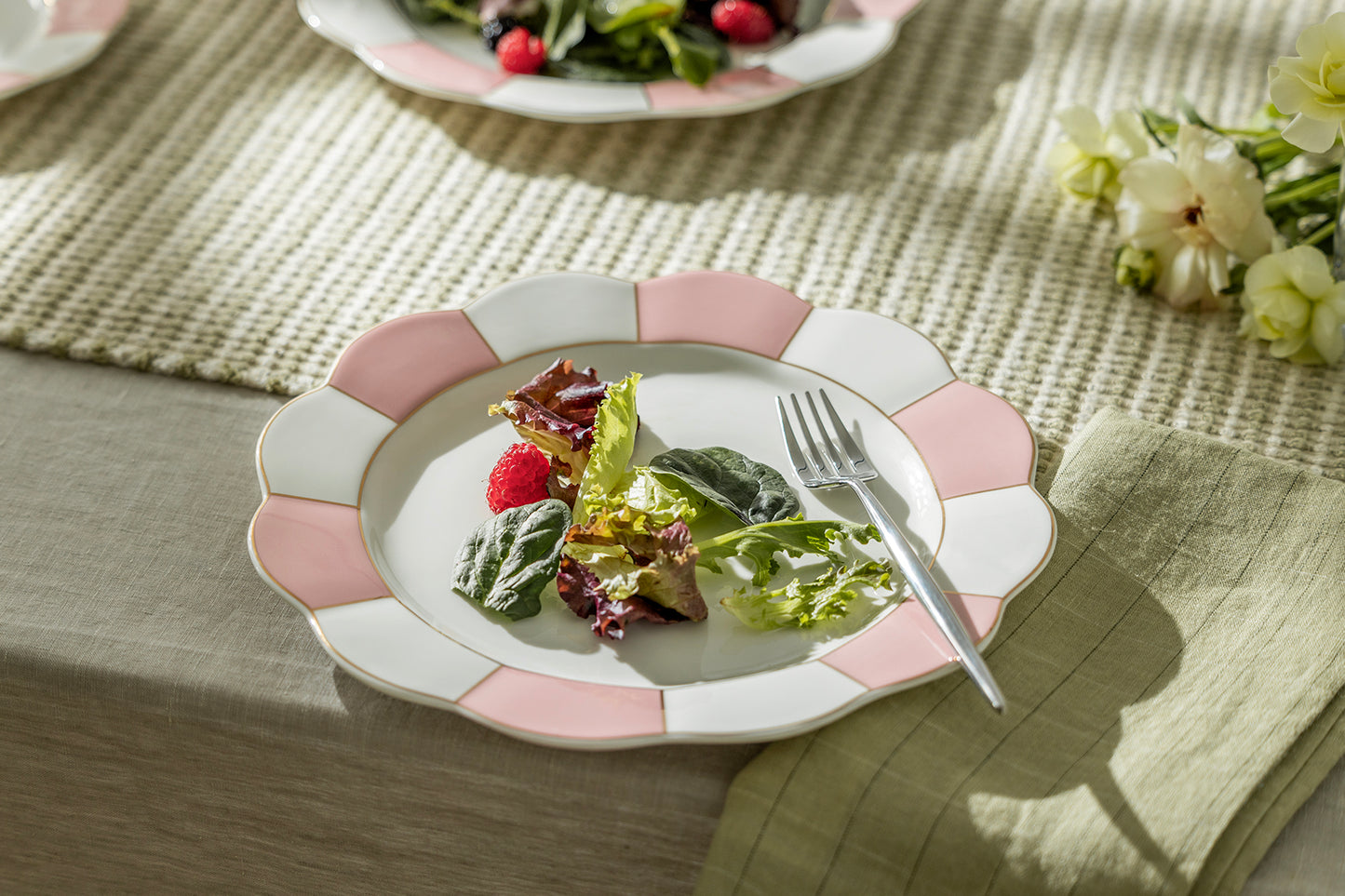 Pink and White Scallop Fine Porcelain Dessert/Dinner Plate