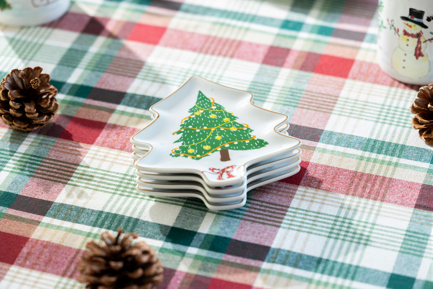 Festive Tree Delight Assorted Dish Set of 4
