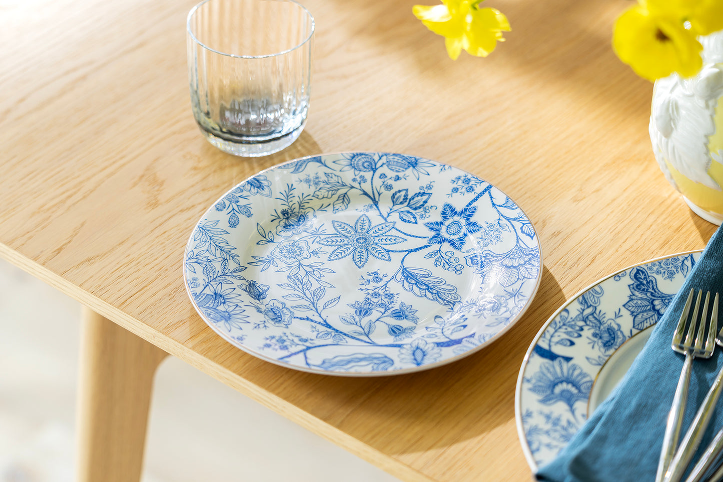 Blue Blossom Fine Porcelain Dessert/Dinner Plate