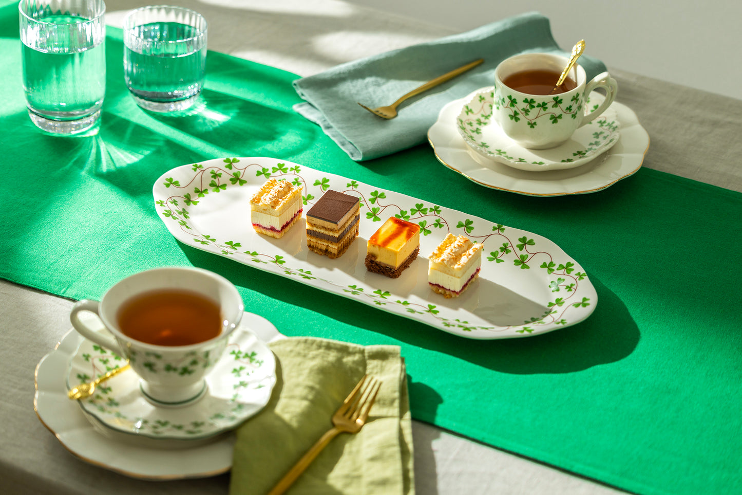 Shamrock Fine Porcelain Oval Serving Tray