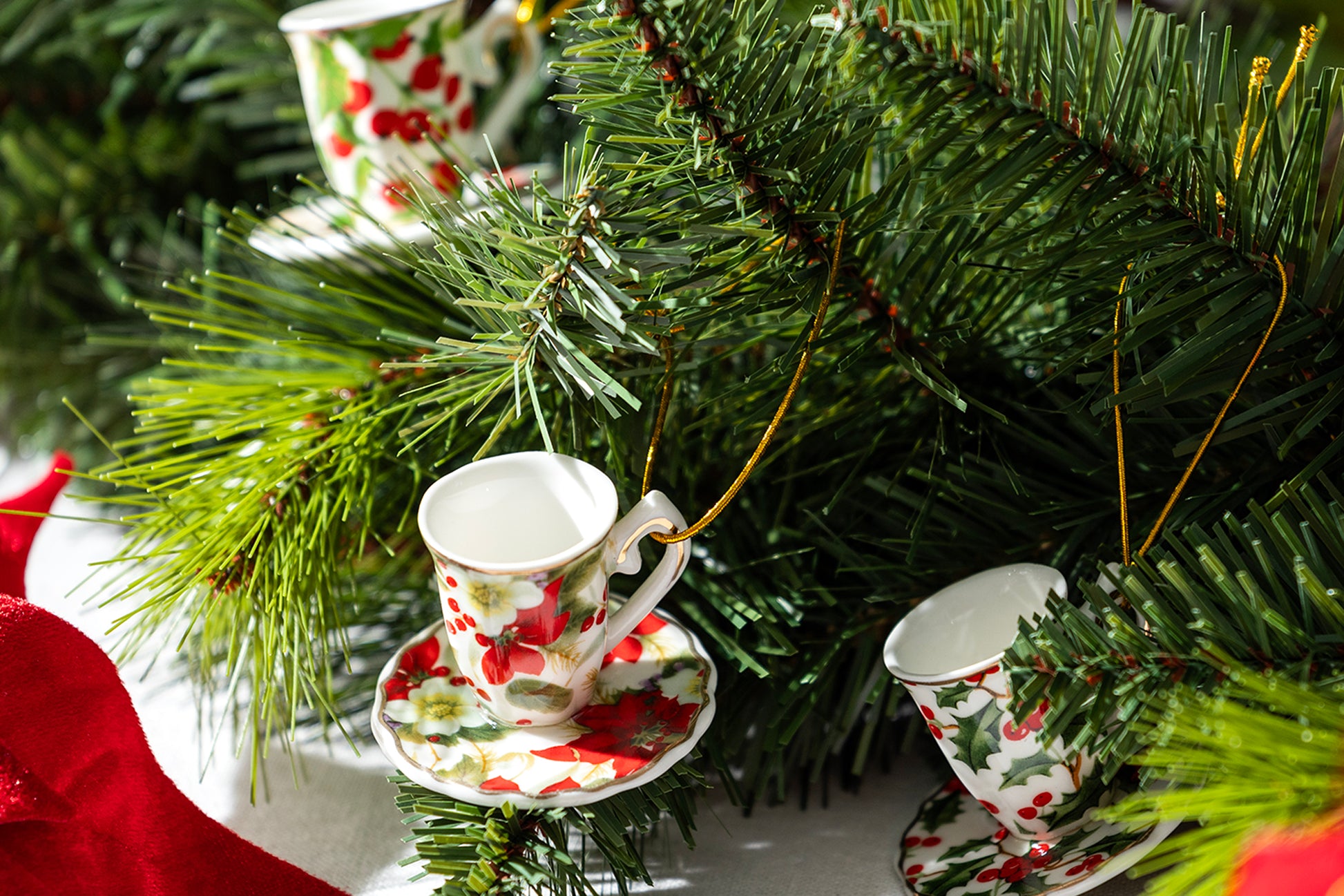 Grace Teaware Holly Berries Red Poinsettia Chintz Assorted Mini Teacups Ornament Christmas Tree Decoration