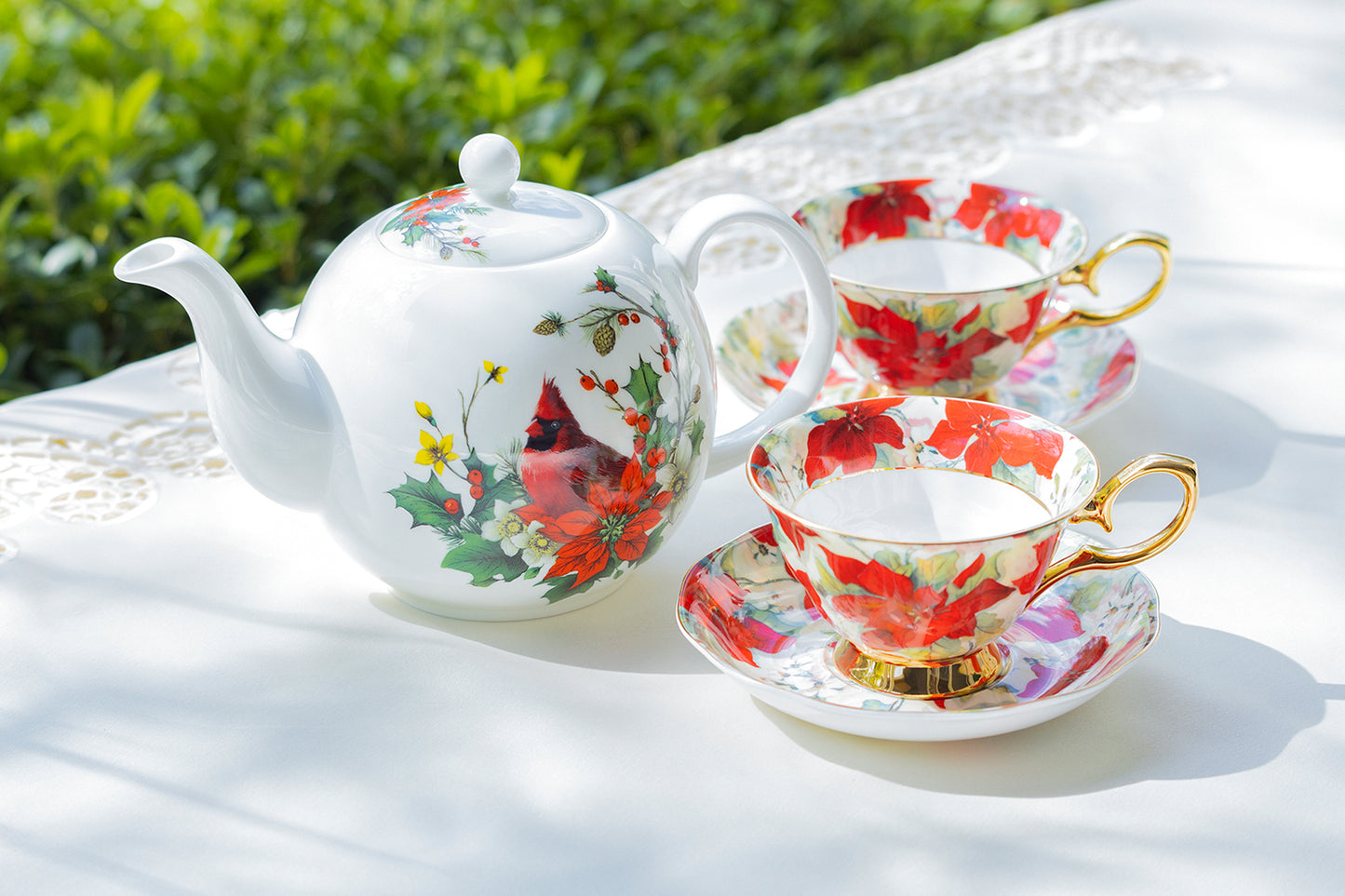 Gracie Bone China Cardinal Poinsettia Gold 5-piece Tea Set