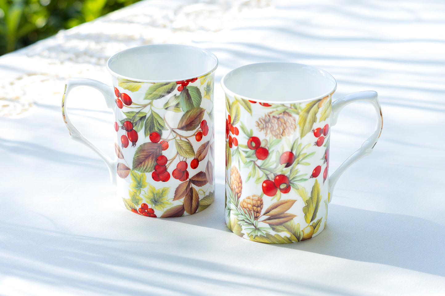 Stechcol Gracie Bone China Christmas Holly and Pine Cone Bone China Mug