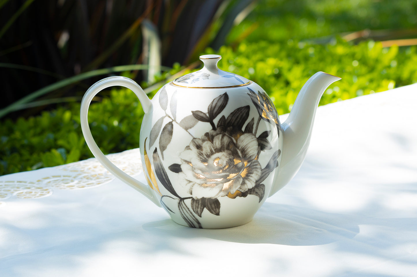 Black Gold Peony Fine Porcelain Teapot