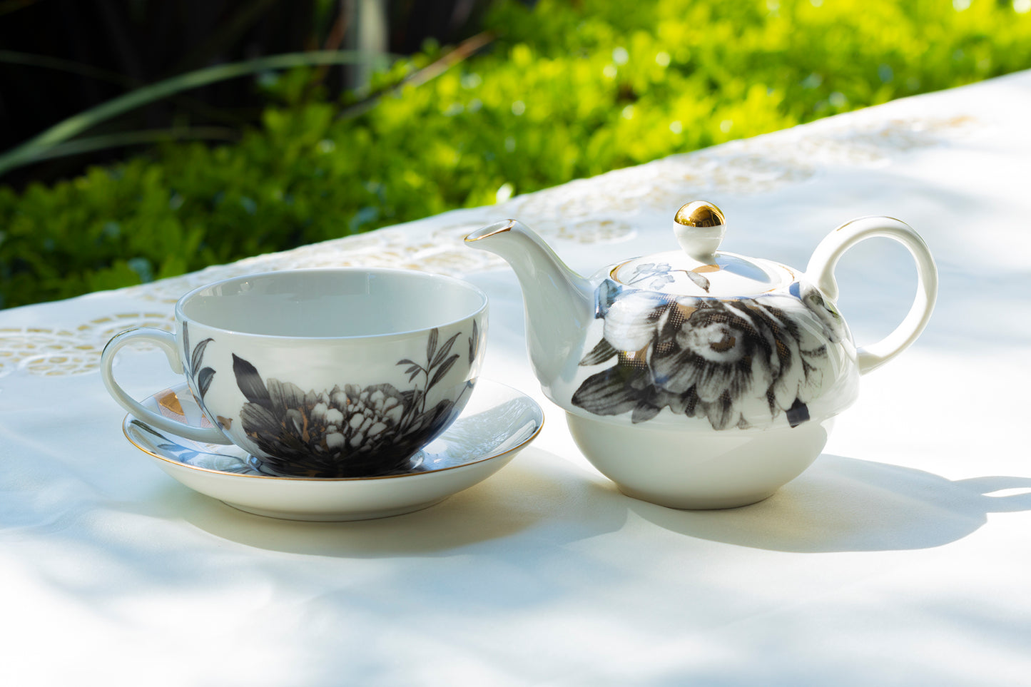 Black Gold Peony Fine Porcelain Tea For One Set