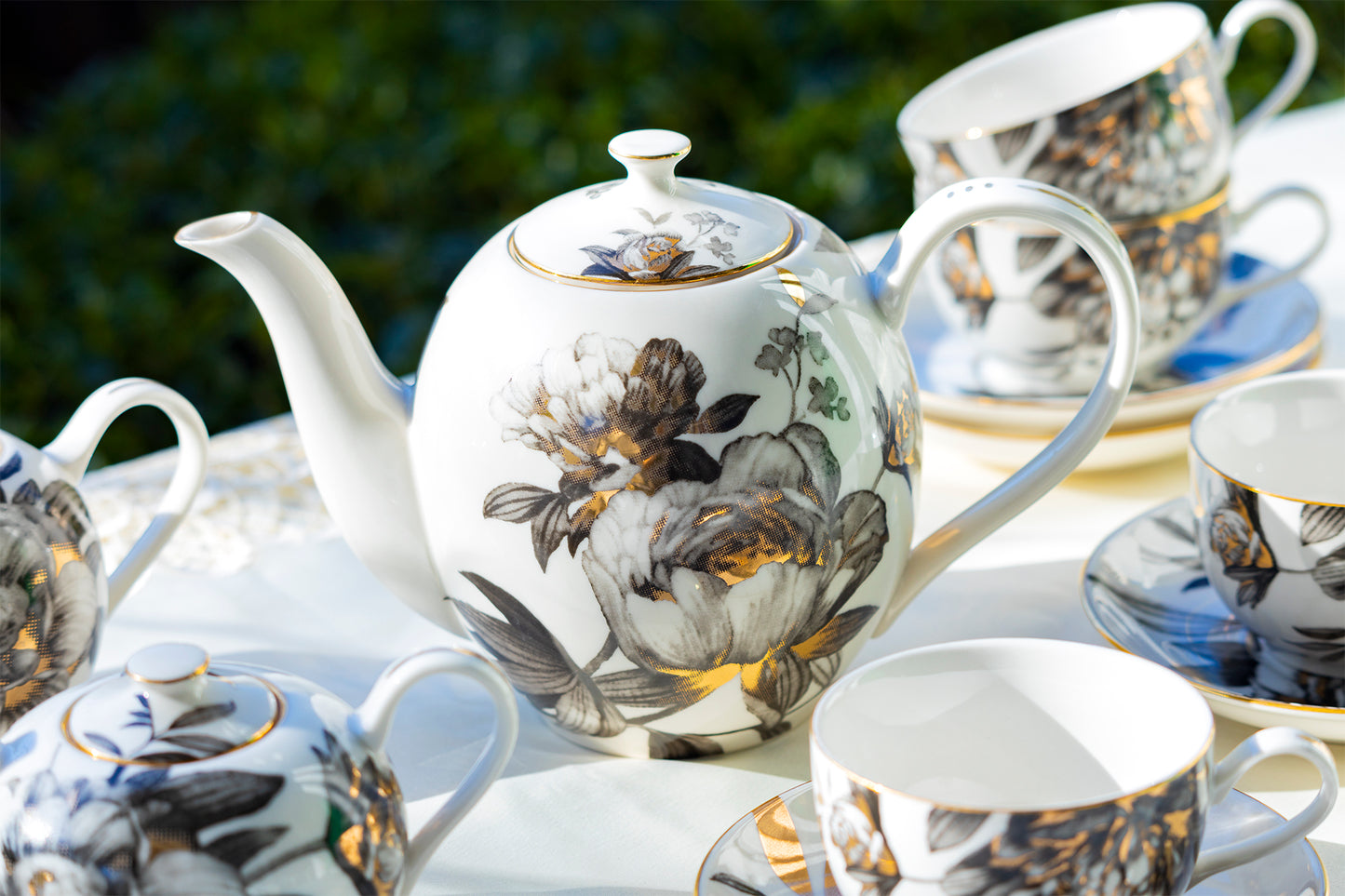 Black Gold Peony Fine Porcelain Teapot