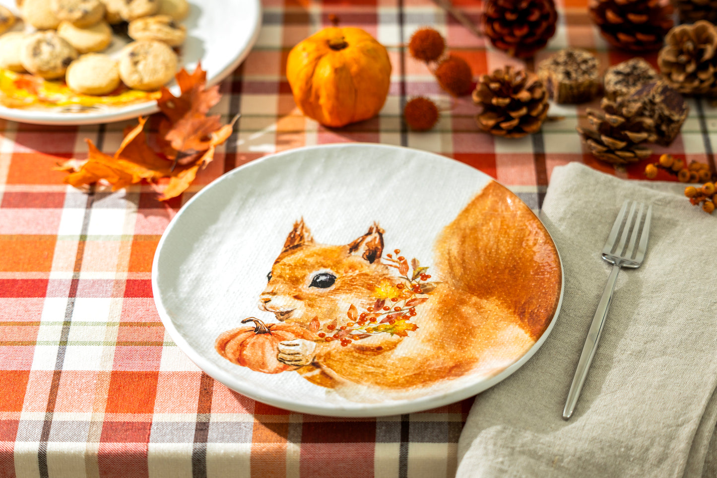 Potter's Studio 8.5" Fall Happy Squirrel Salad / Dessert Plate