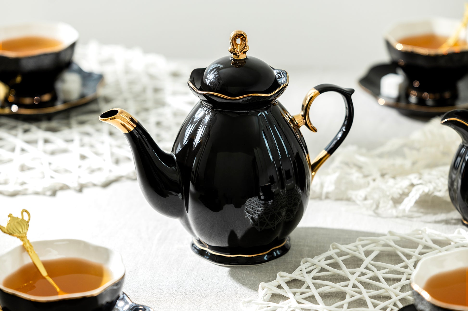 Black Gold Scallop Fine Porcelain Teapot