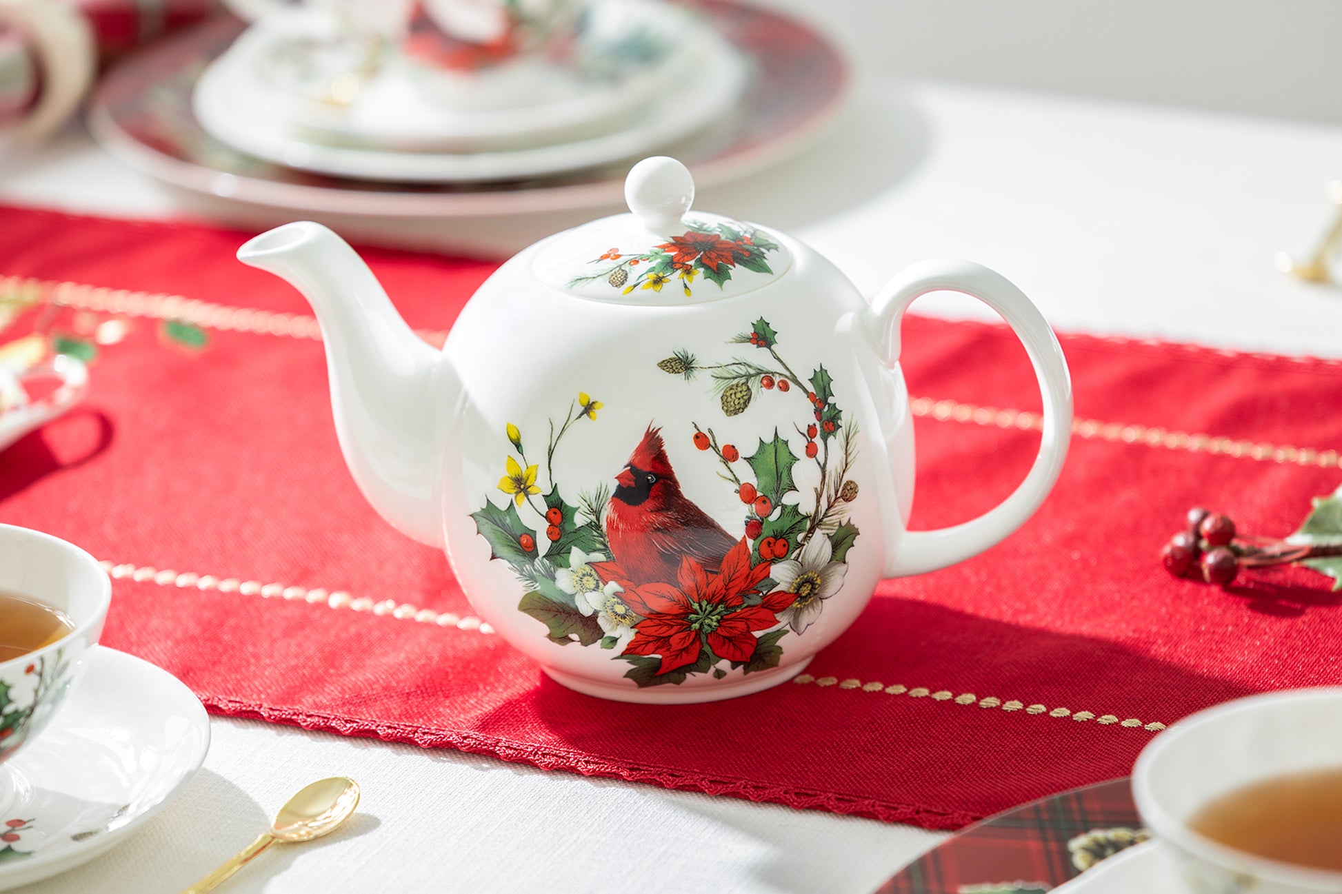 Stechcol Gracie Bone China Cardinal Poinsettia Bone China Teapot