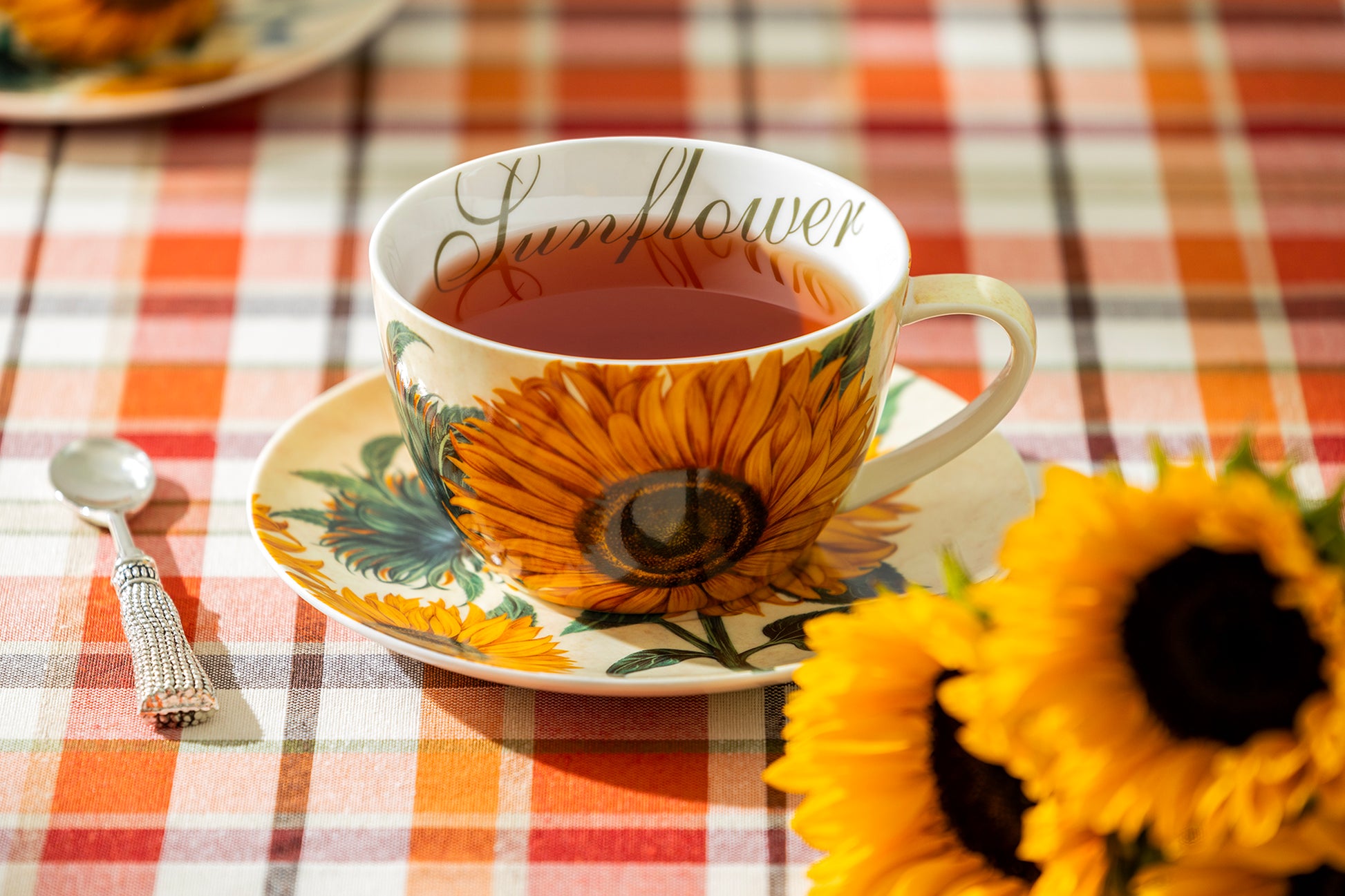 Grace Teaware Gracie China Sunflower Fine Porcelain Jumbo Cup and Saucer Set