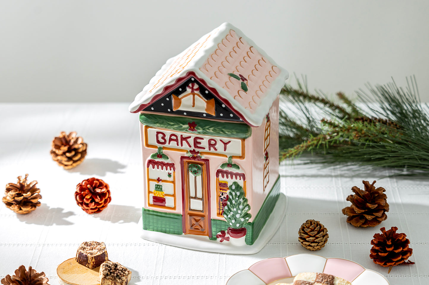 Potter's Studio Christmas Holiday Bakery House Nutcracker Cookie Jar