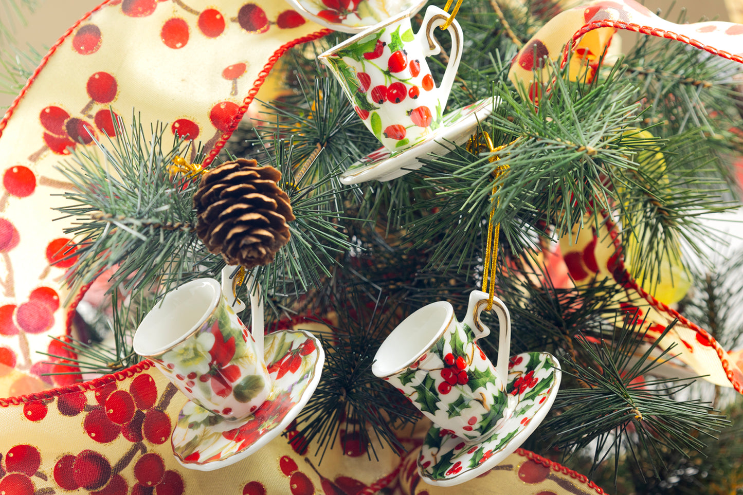 Grace Teaware Holly Berries and Poinsettia Assorted Mini Teacups Ornaments