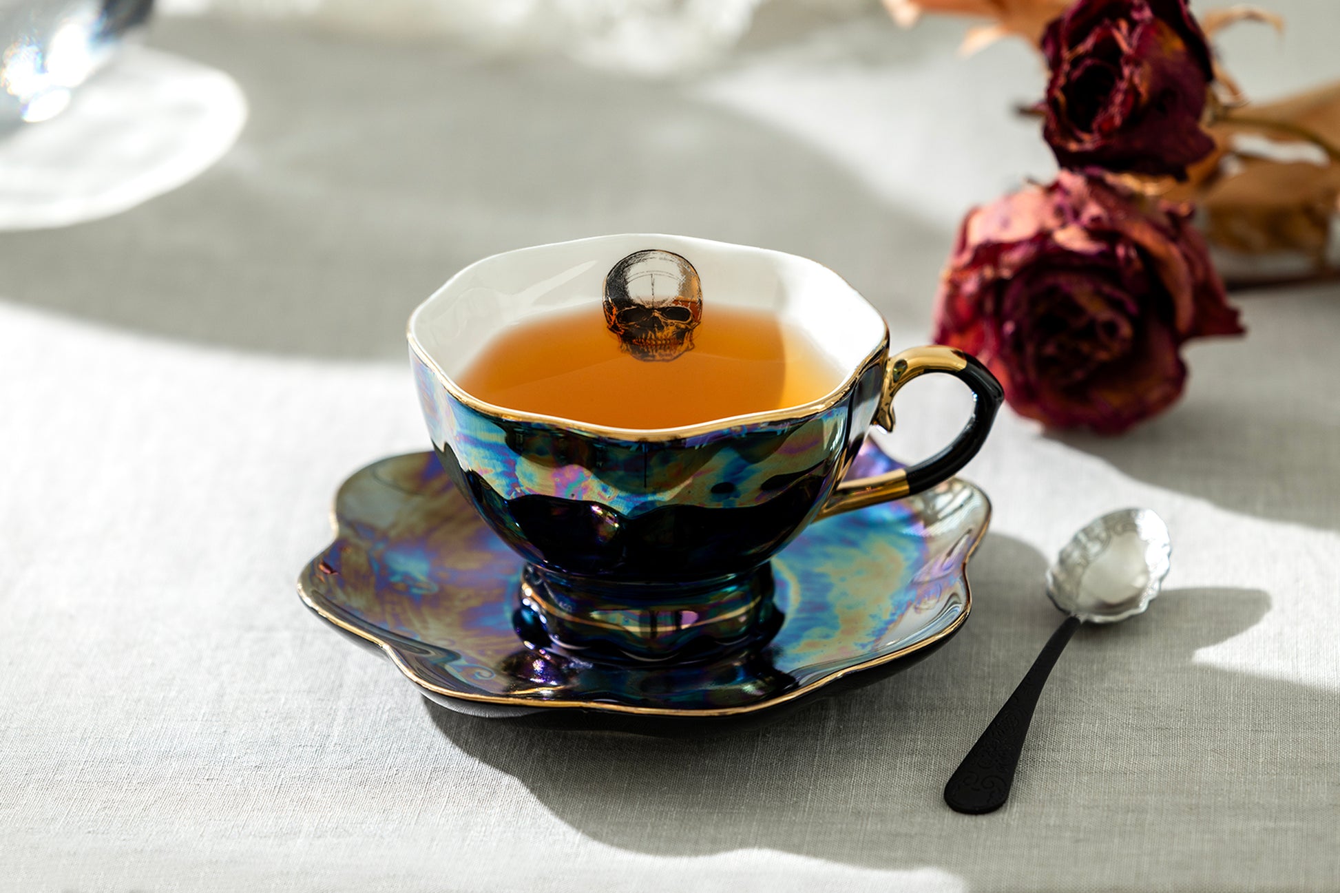 Grace Teaware gold skull luster tea cup