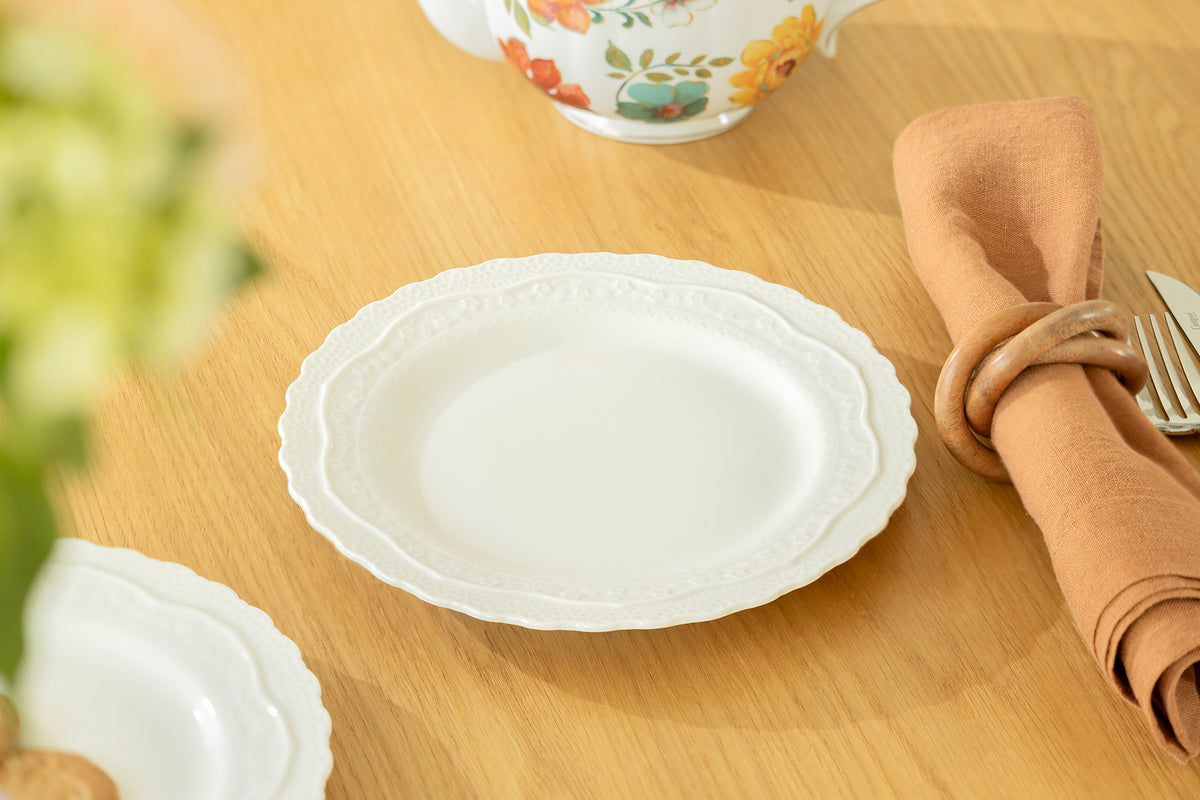 White Lace Embossed Fine Porcelain Dessert/Dinner Plate
