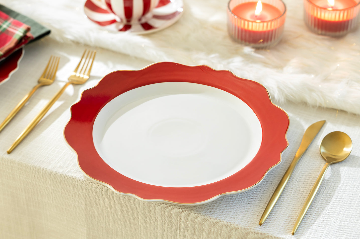 Red Band Scallop Fine Porcelain Dessert / Dinner Plate