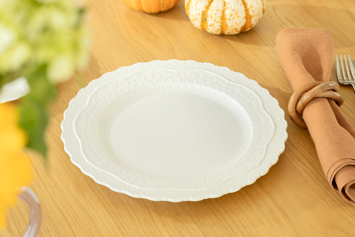 White Lace Embossed Fine Porcelain Dessert/Dinner Plate