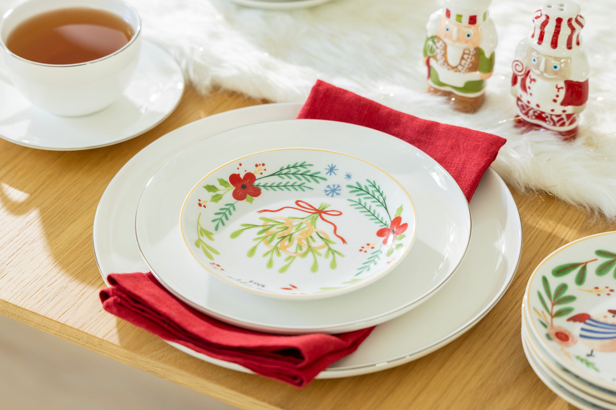 12 Days of Christmas Fine Porcelain Appetizer Plate Set - Metal