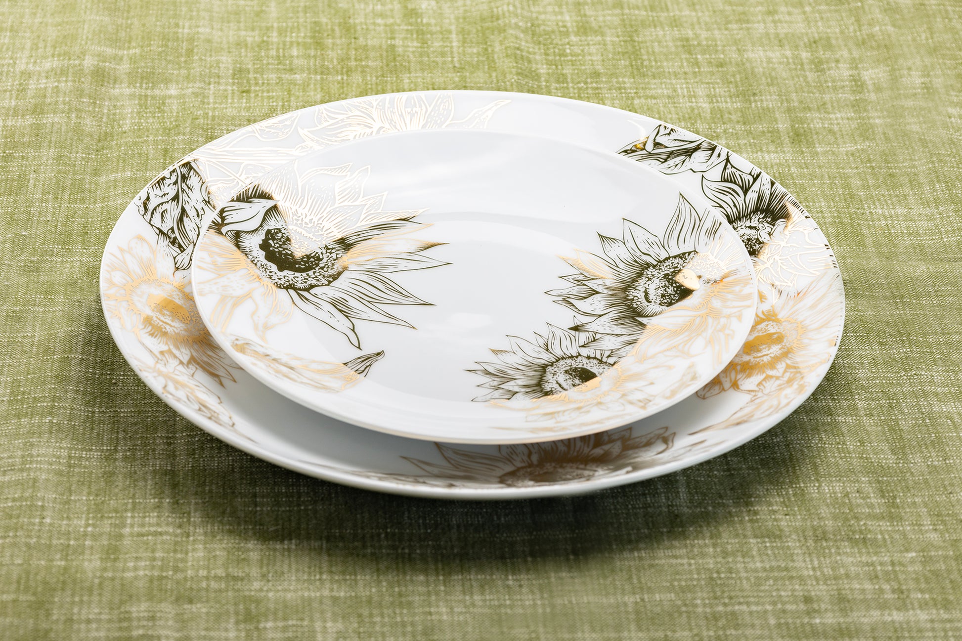 Grace Teaware Fall Thanksgiving Gold Sunflower Fine Porcelain Dessert / Dinner Plate set