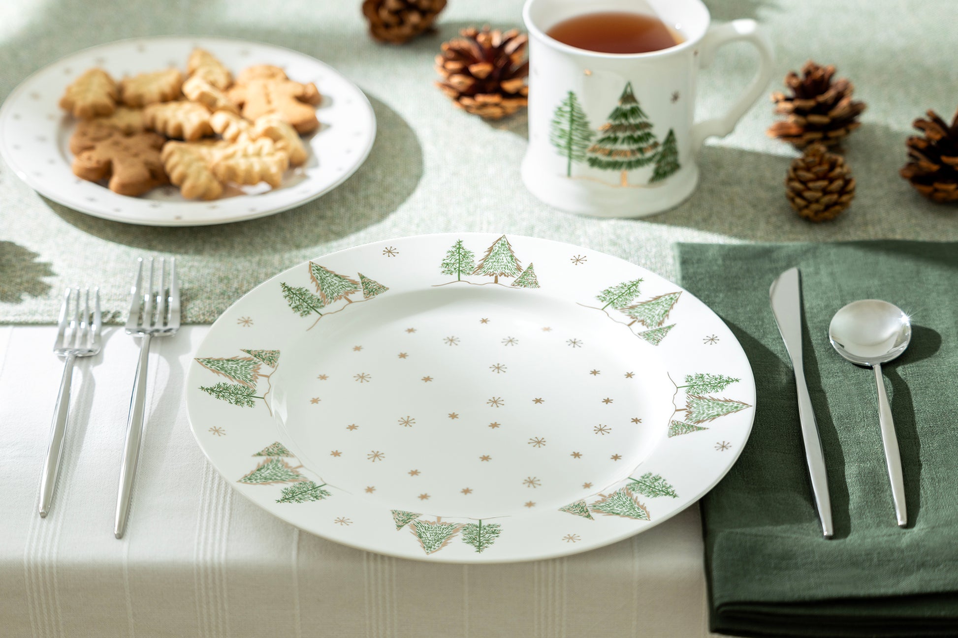 Grace Teaware 10.5" Christmas Pine Trees Fine Porcelain Dinner Plate