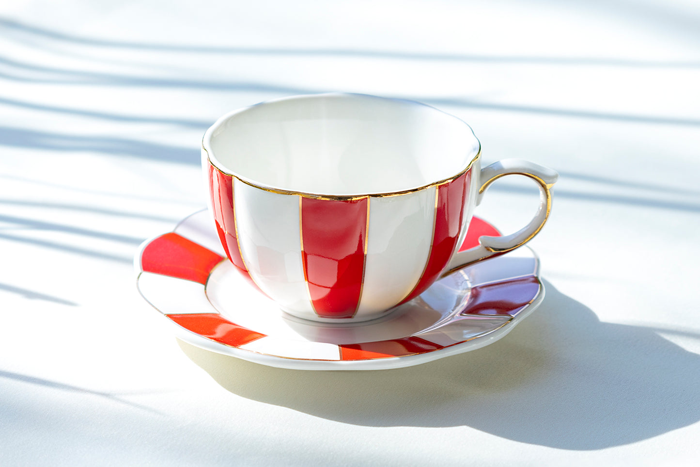 Grace Teaware Red and White Scallop Fine Porcelain Tea Cup and Saucer set of 1