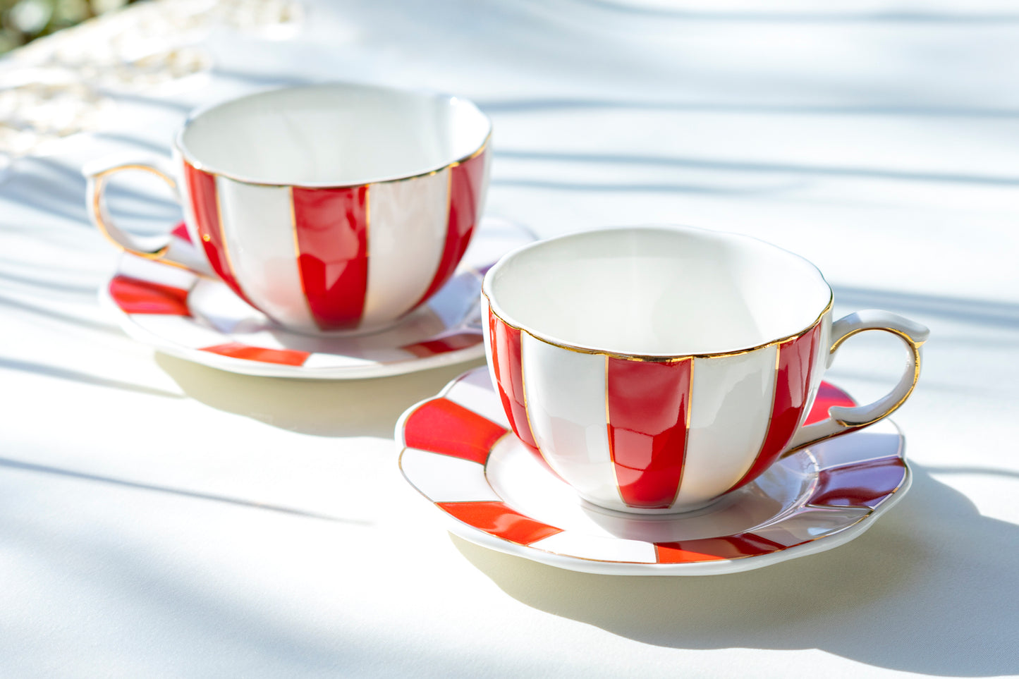 Grace Teaware Red and White Scallop Fine Porcelain Tea Cup and Saucer set of 2