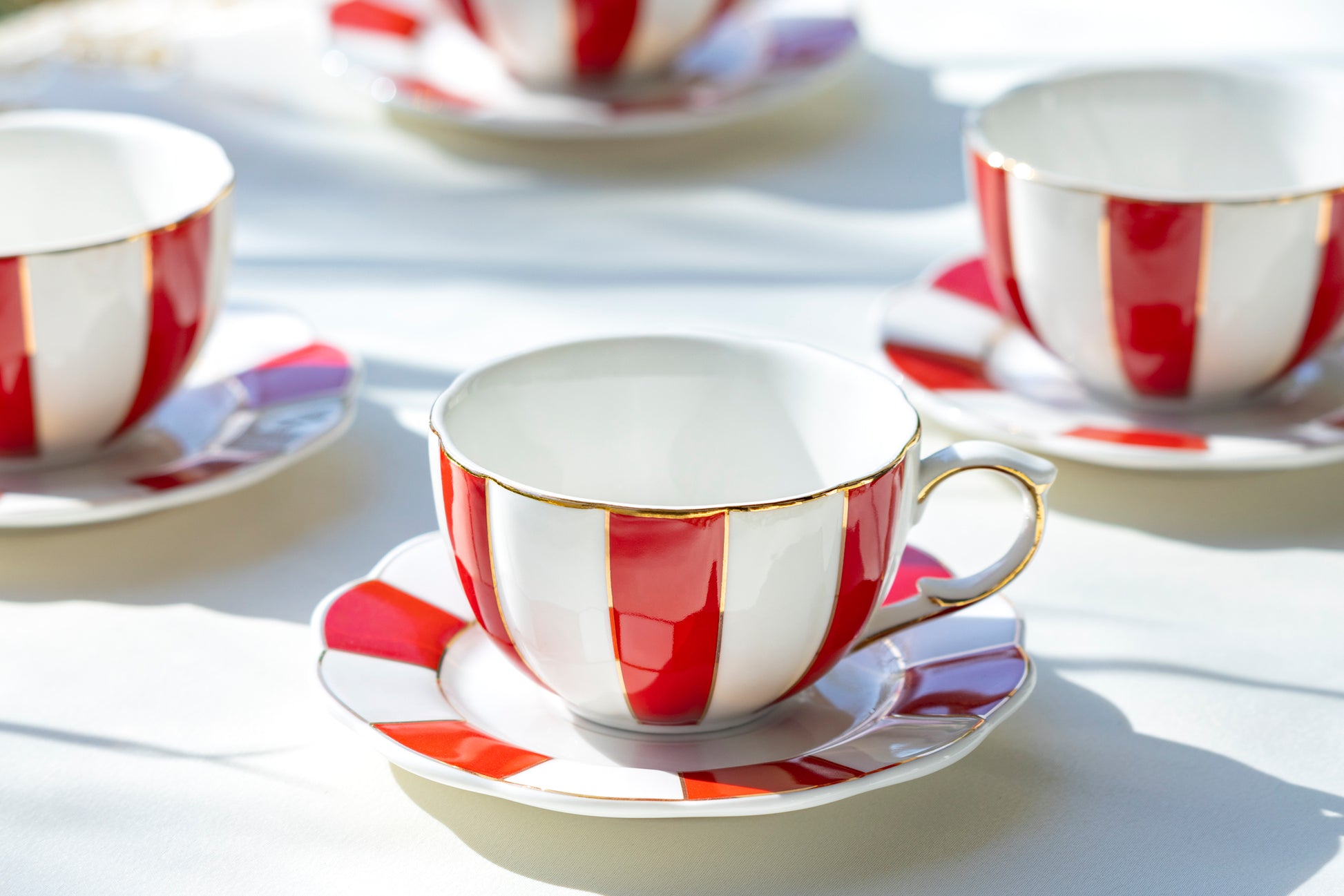Grace Teaware Red and White Scallop Fine Porcelain Tea Cup and Saucer