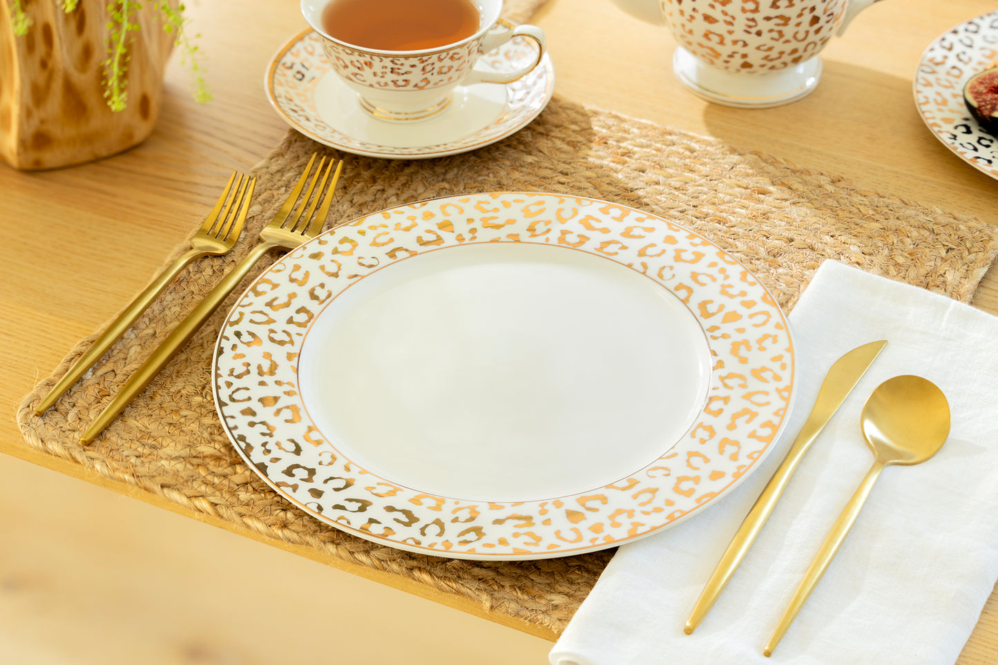 Golden Leopard Fine Porcelain Dessert/Dinner Plate