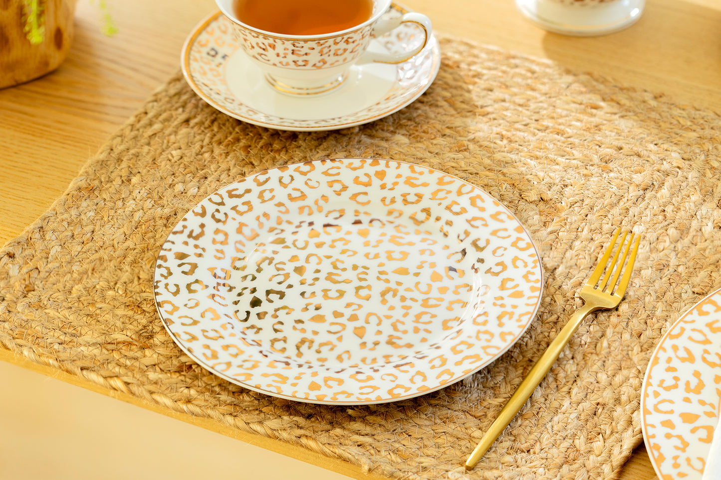 Golden Leopard Fine Porcelain Dessert/Dinner Plate