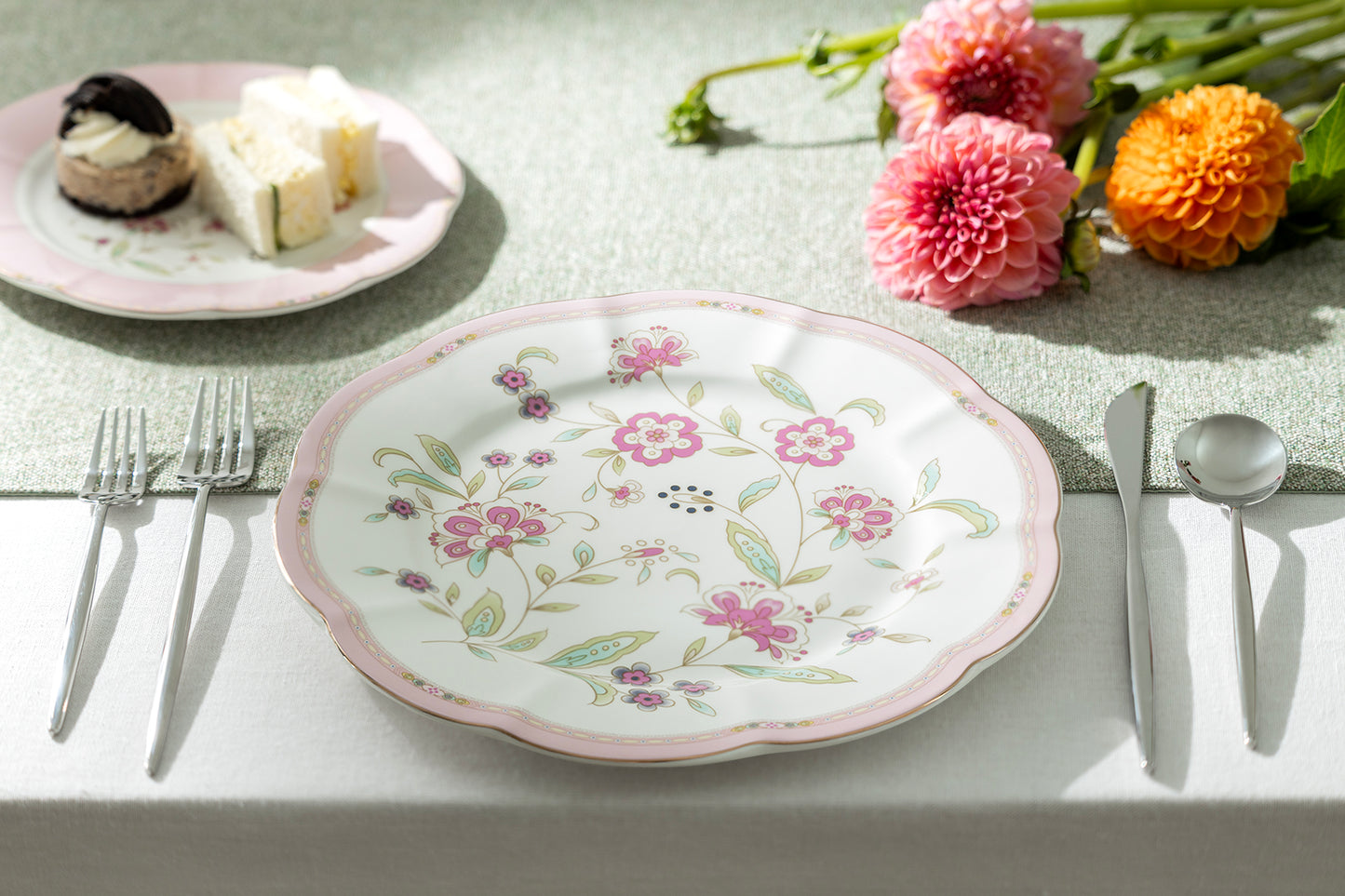 Pink Corn Flowers with Pink Rim Fine Porcelain Dessert / Dinner Plate