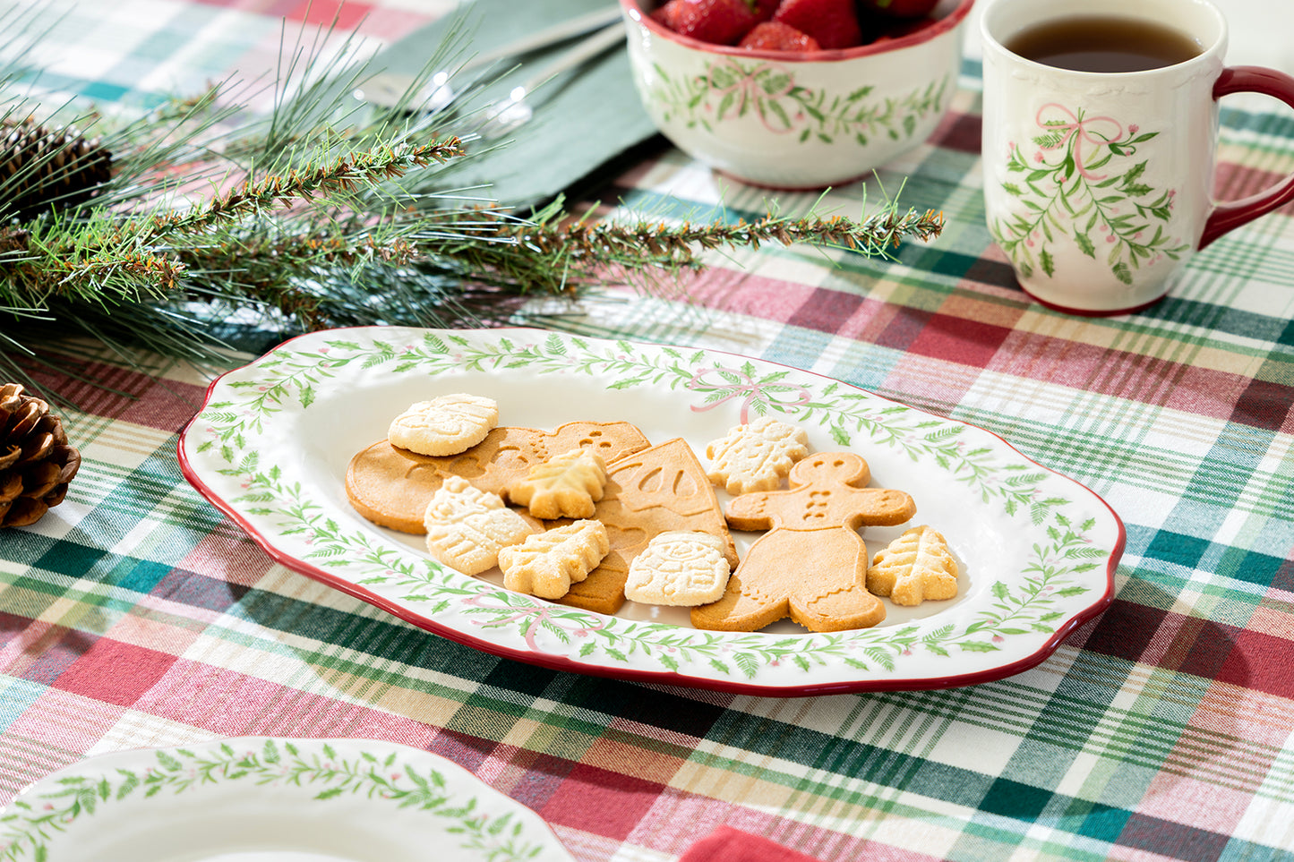 13.5" Holly Garland Serving Platter