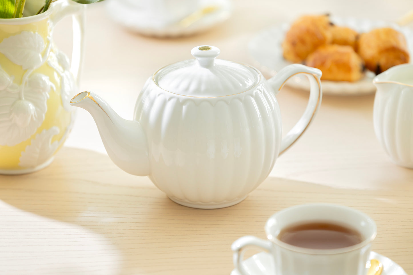 White Gold Shell Fine Porcelain Tea Set