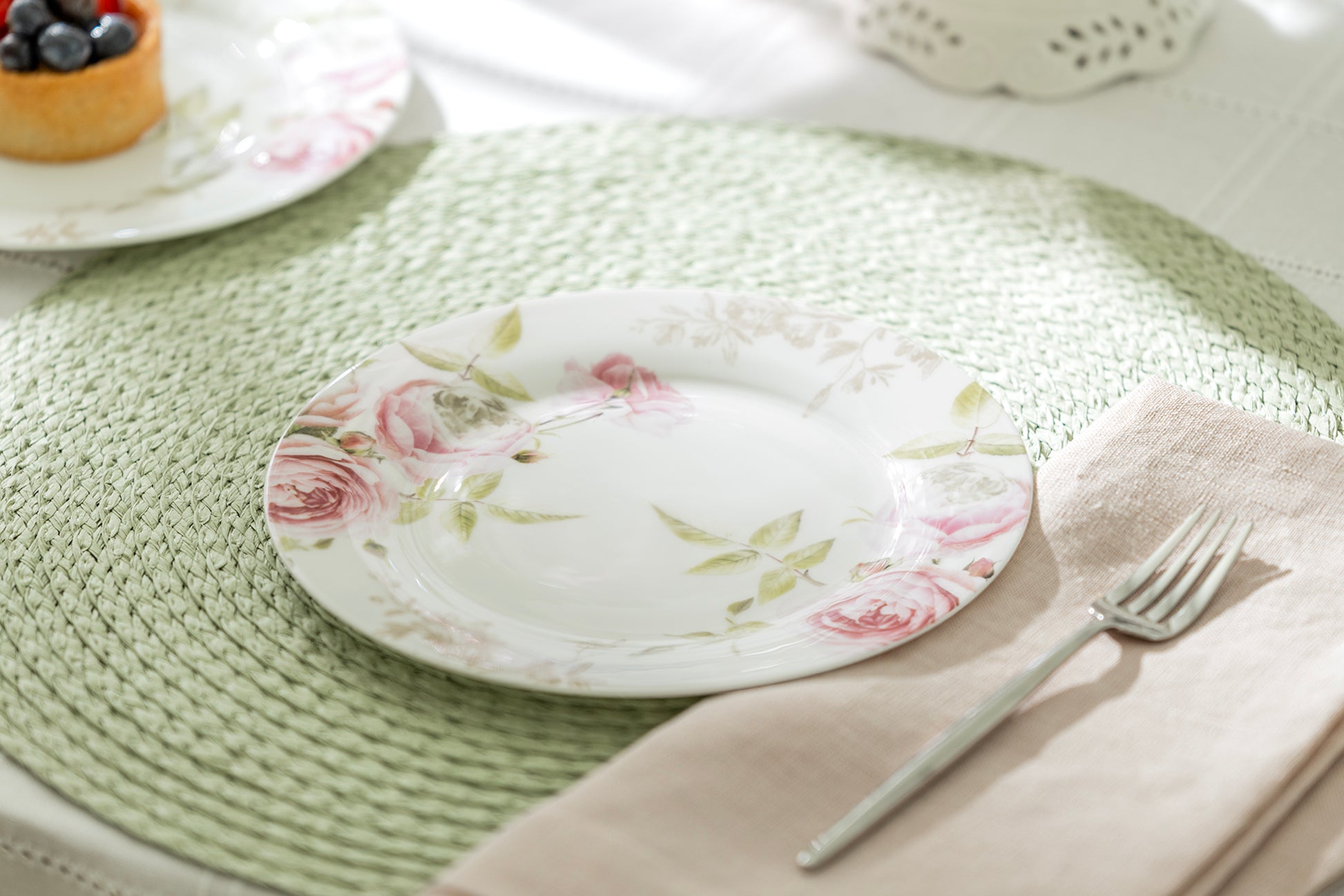 Manufacture de Fürstenberg - assiette de table - décor orn Manufacture de Fürstenberg - assiette de table - décor orn