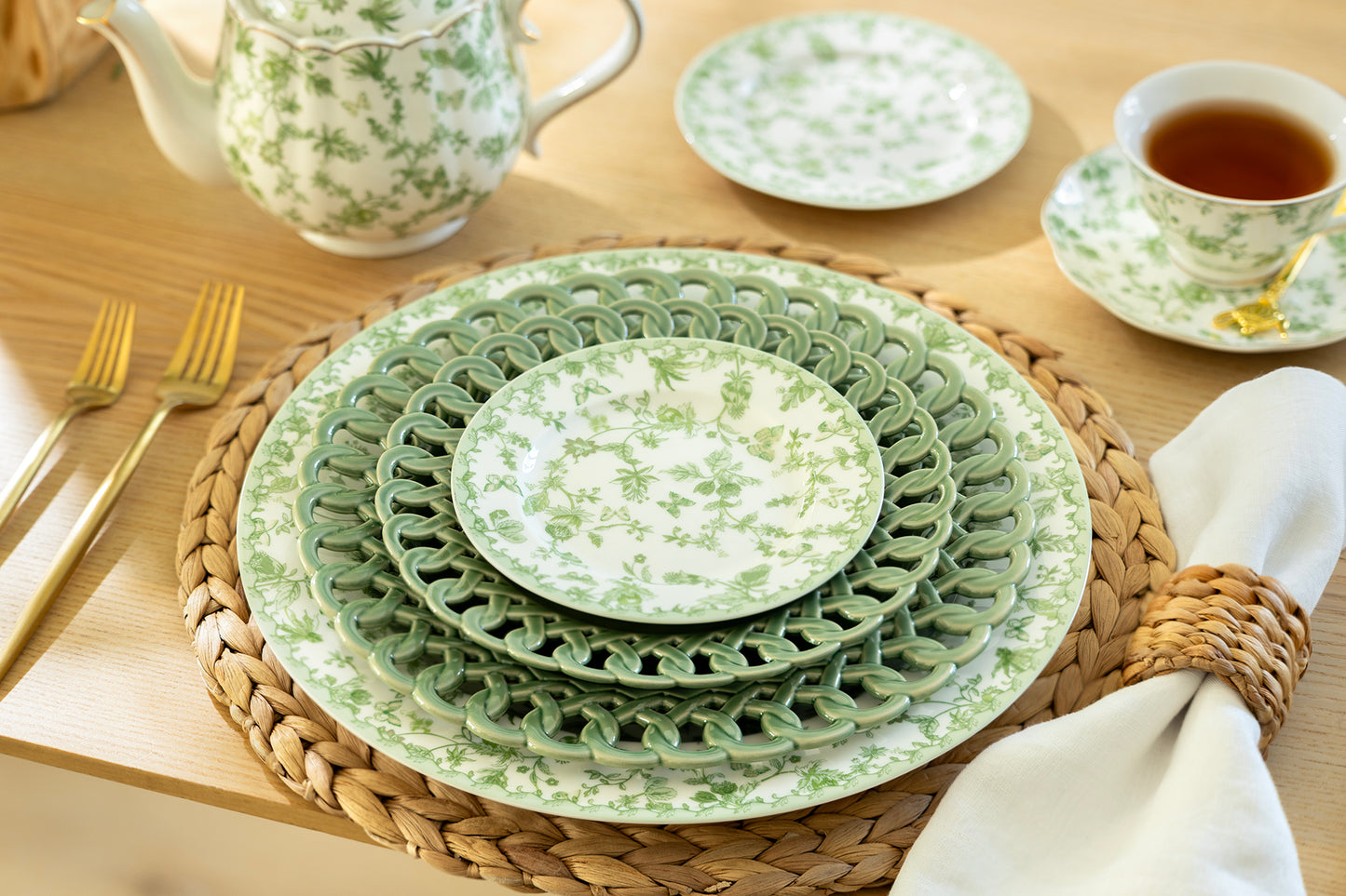 Greeny Garden Fine Porcelain 6.15" Appetizer Plate