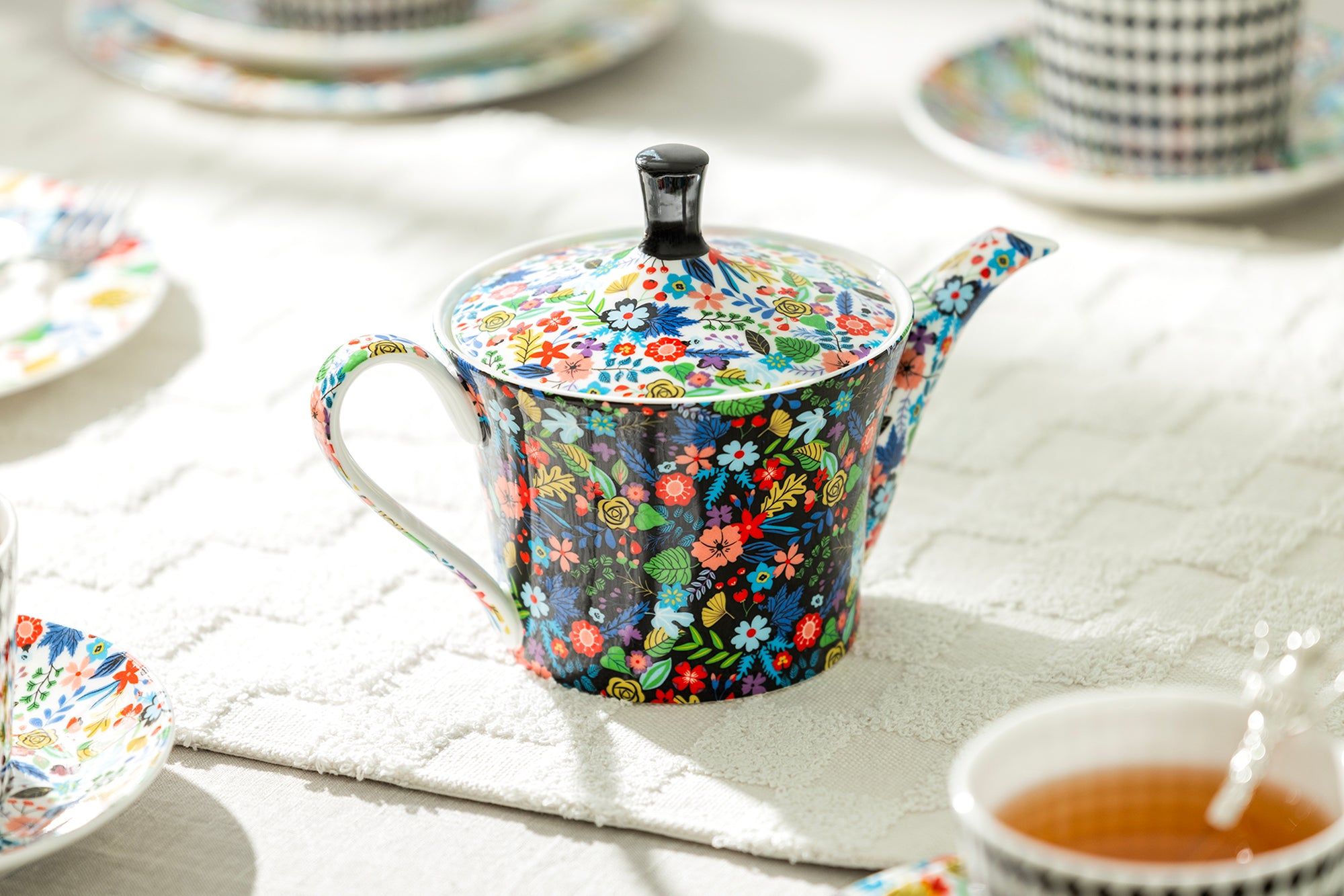 Mad hatter hotsell tea pot